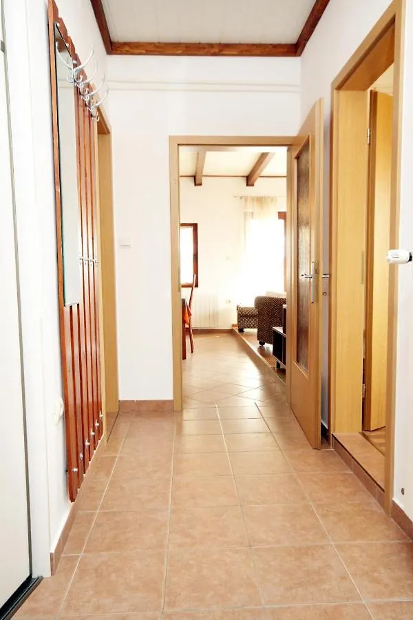 Apartments By The Sea Klenovica, Novi Vinodolski - 5580 Croácia