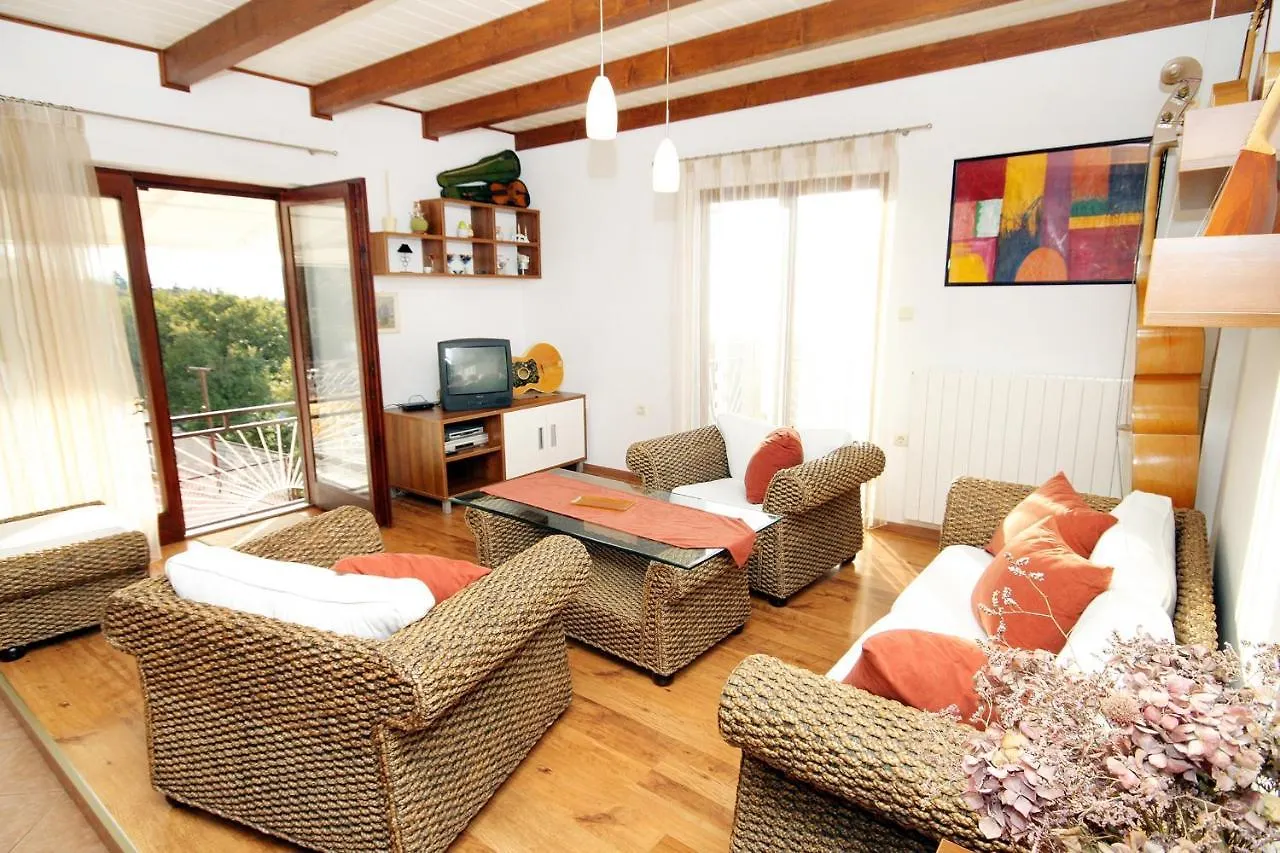 Apartments By The Sea Klenovica, Novi Vinodolski - 5580 0*, Klenovica