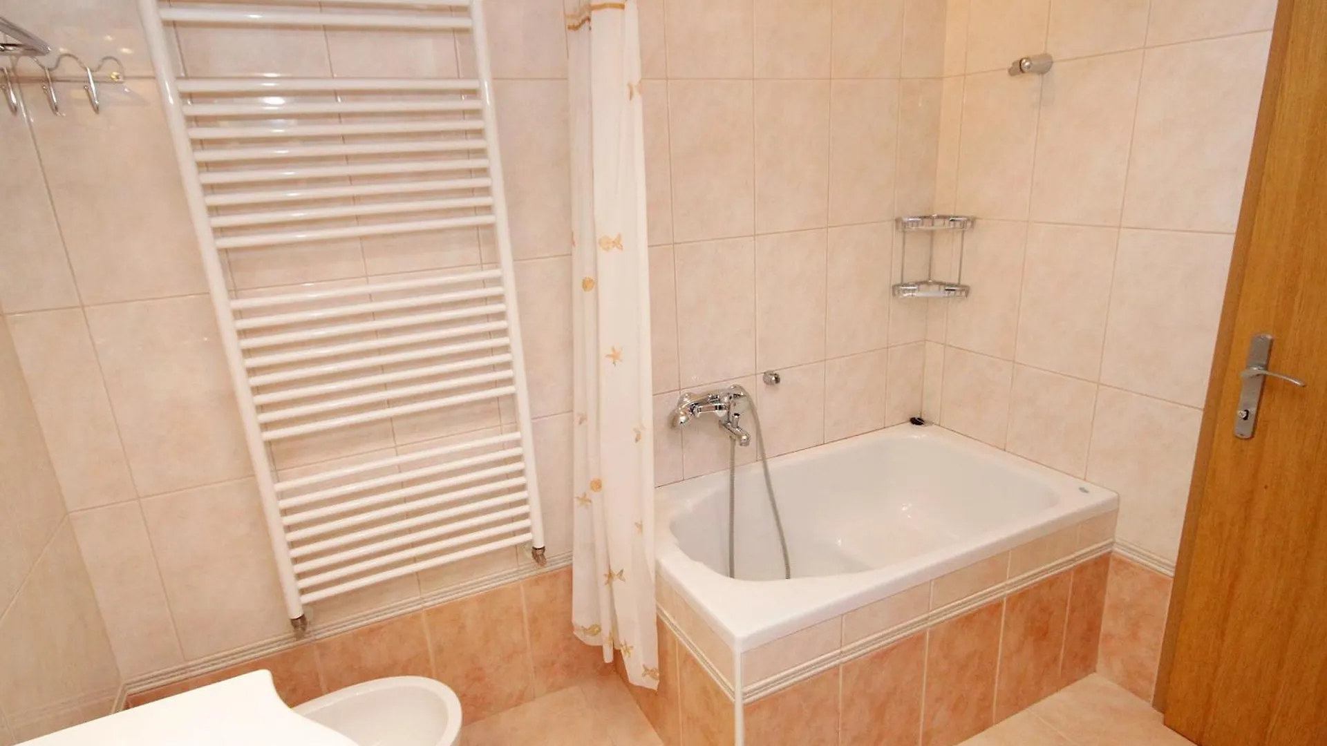 Apartments By The Sea Klenovica, Novi Vinodolski - 5580 0*, Klenovica